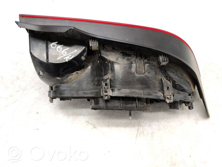 Volkswagen Up Lampy tylnej klapy bagażnika 1S0945095G