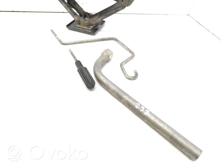 Fiat Panda II Supporto di montaggio ruota di scorta 51716187