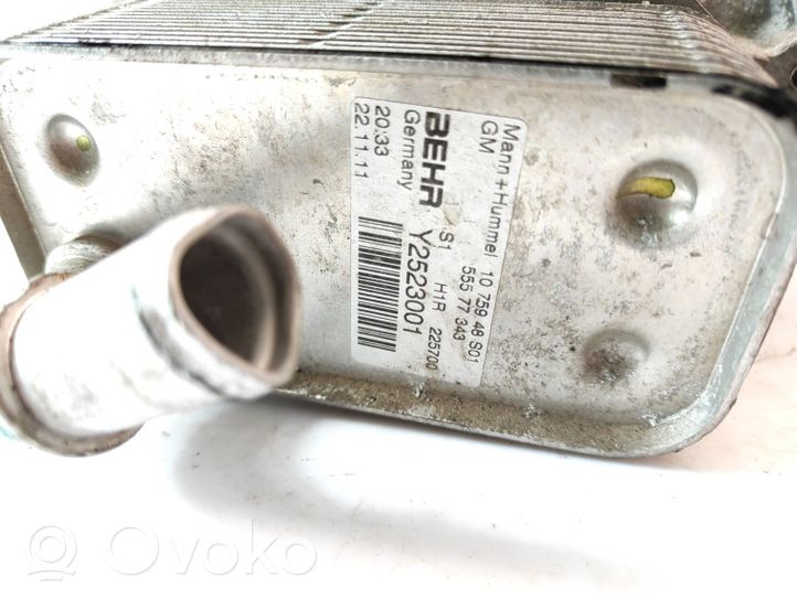 Opel Astra J Supporto di montaggio del filtro dell’olio 55577343