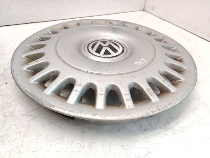 Volkswagen Transporter - Caravelle T4 R15 wheel hub/cap/trim 7D0601147A