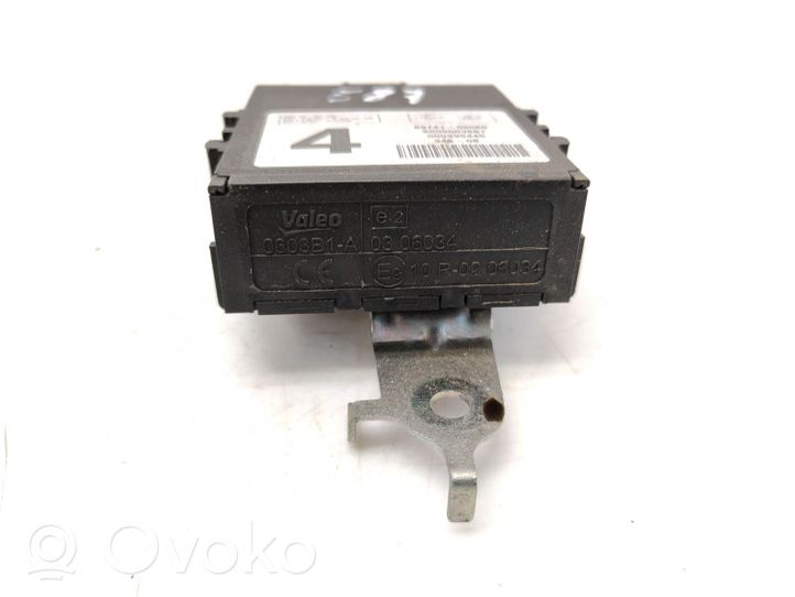 Toyota Avensis T270 Door control unit/module 8974105080