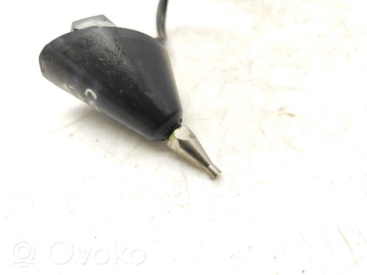 Nissan Primera Radion antenni 28216AV700