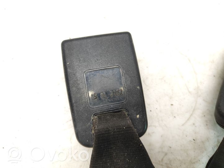 Nissan Primera Boucle de ceinture de sécurité arrière centrale 88842AV800