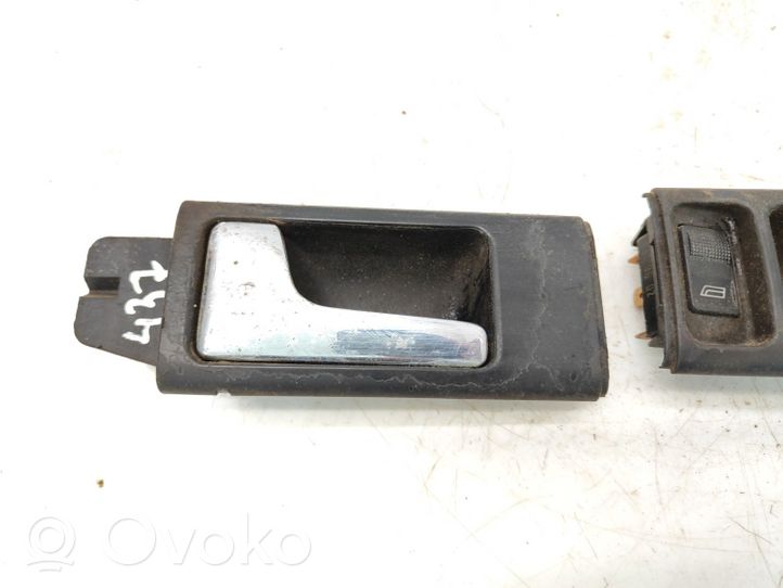 Audi 100 S4 C4 Rankenėlė atidarymo vidinė 4A0837020C