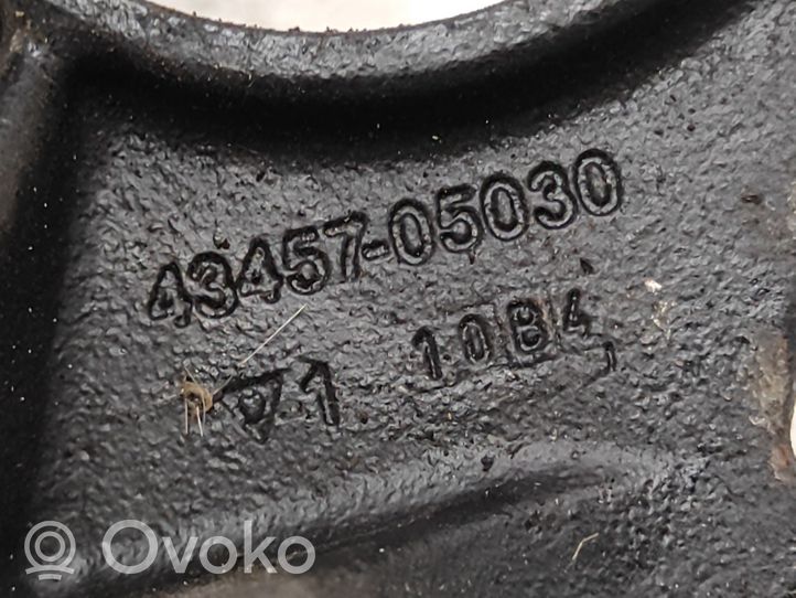 Toyota Avensis T250 Pusašio pakabinamo guolio kronšteinas 4345705030