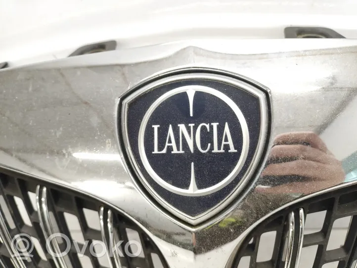 Lancia Delta Maskownica / Grill / Atrapa górna chłodnicy 735485930