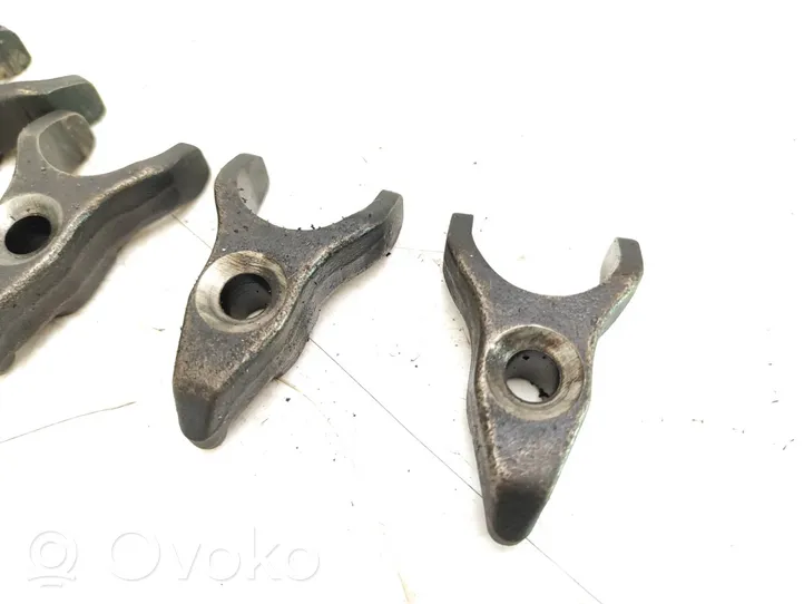 Toyota Previa (XR30, XR40) II Support de pince d'injecteur de carburant 