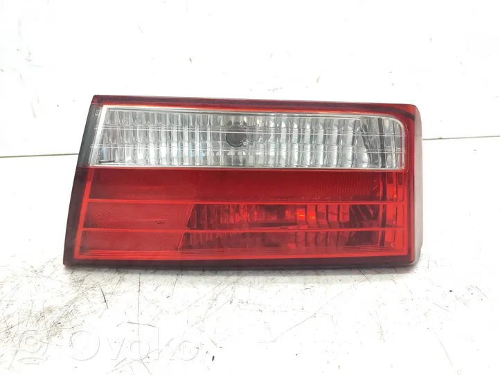 Hyundai Sonata Lampy tylnej klapy bagażnika 924043K0