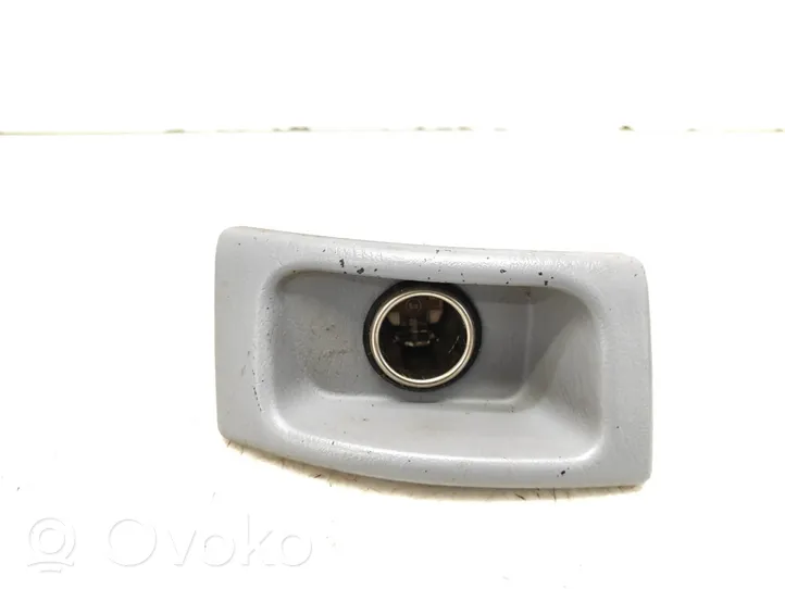 Toyota Previa (XR30, XR40) II 12 V Socket (front) 