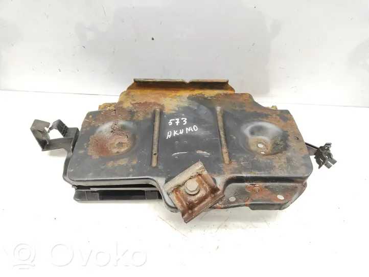 Volkswagen Golf III Battery tray 