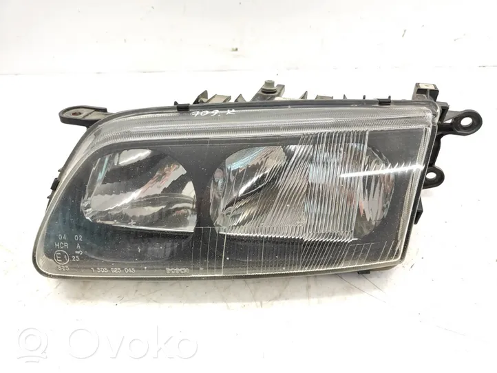 Mazda 626 Lampa przednia 0301158201