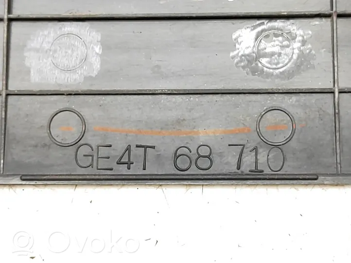 Mazda 626 Copertura del rivestimento del sottoporta anteriore GE4T68730