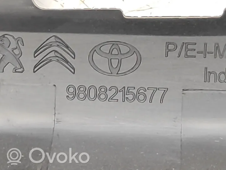 Peugeot Traveller Kojelaudan alempi verhoilu 9808215677