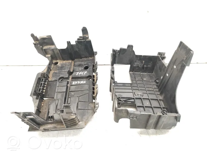 Peugeot 508 RXH Support boîte de batterie 9686709280