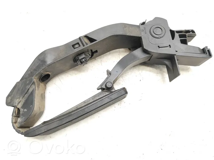 Mercedes-Benz CLS C219 Accelerator throttle pedal A2113010001