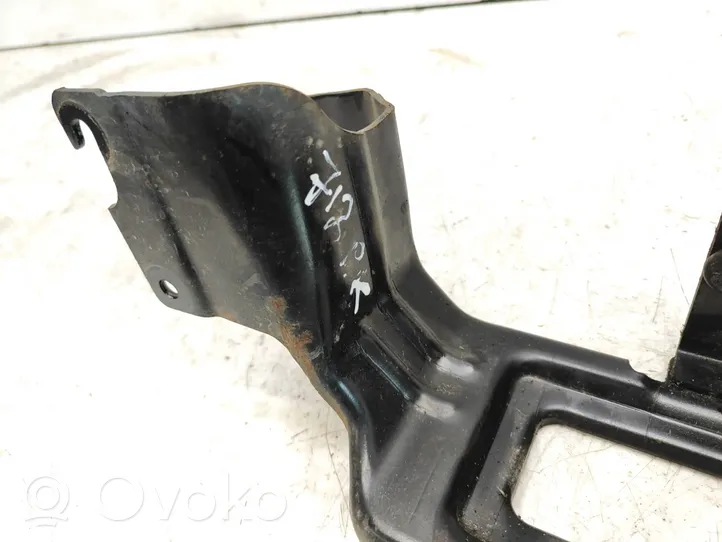 Peugeot 2008 I ABS-pumpun kiinnike 980008798003