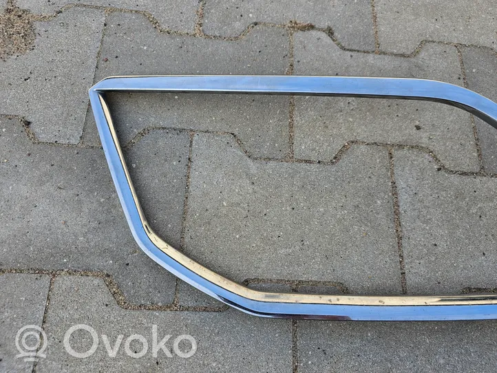 Skoda Octavia Mk3 (5E) Grille calandre supérieure de pare-chocs avant 5E0853761