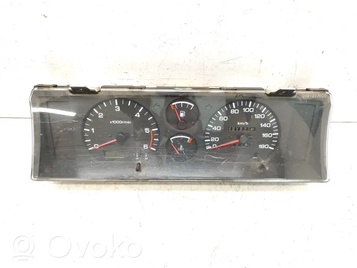 Nissan Terrano Compteur de vitesse tableau de bord 2481357G00