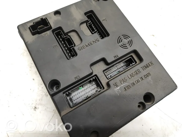 Renault Scenic I Fuse module 7703297929