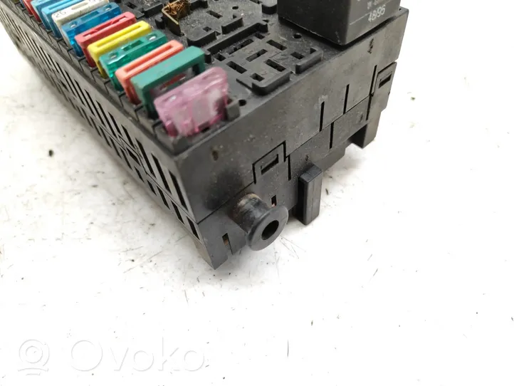 Volkswagen Golf III Fuse module 357937039