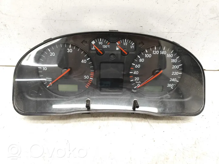 Volkswagen PASSAT B5 Compteur de vitesse tableau de bord 3B0920822A