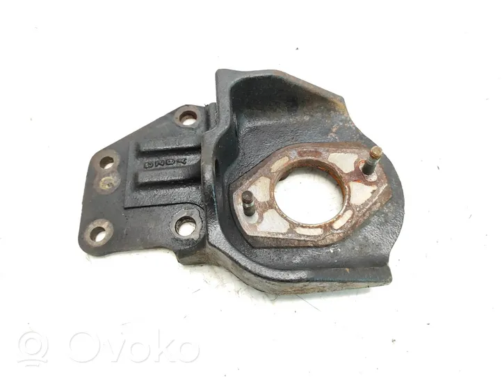 Mazda B series UF Polttoainepumpun kiinnike Y6ZG