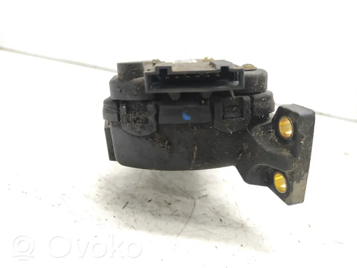 Volkswagen PASSAT B5 Pedal del acelerador 8D1721523