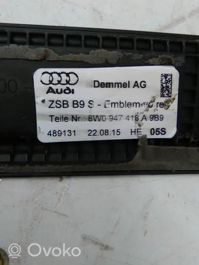 Audi A4 S4 B9 Moldura protectora del borde delantero 8W0947418A