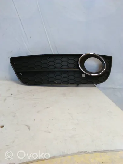 Audi A5 8T 8F Grille antibrouillard avant 8T0807681