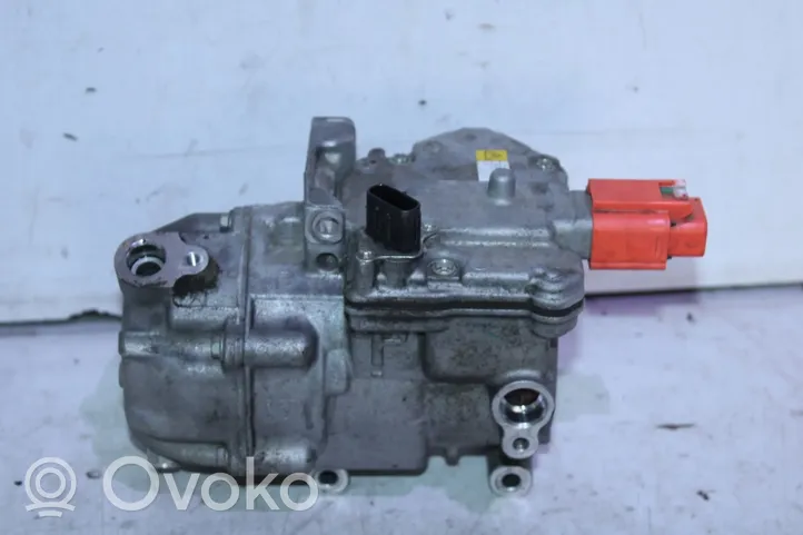 Toyota Auris E180 Ilmastointilaitteen kompressorin pumppu (A/C) 0422001330