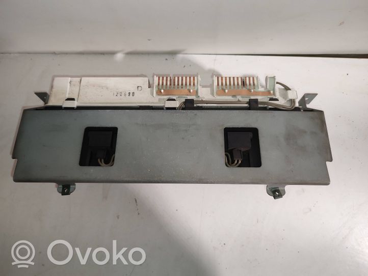 Land Rover Discovery Tachimetro (quadro strumenti) Lr0003001