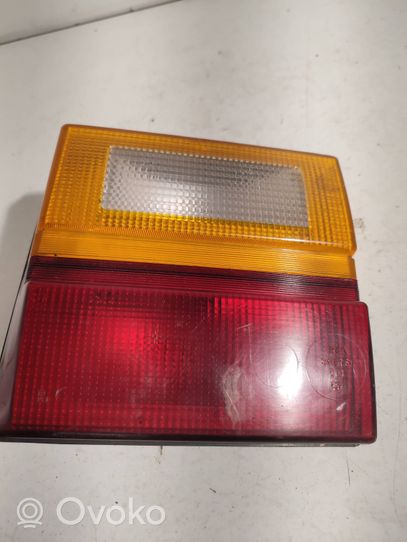 Audi 100 S4 C4 Lampy tylnej klapy bagażnika 443945226