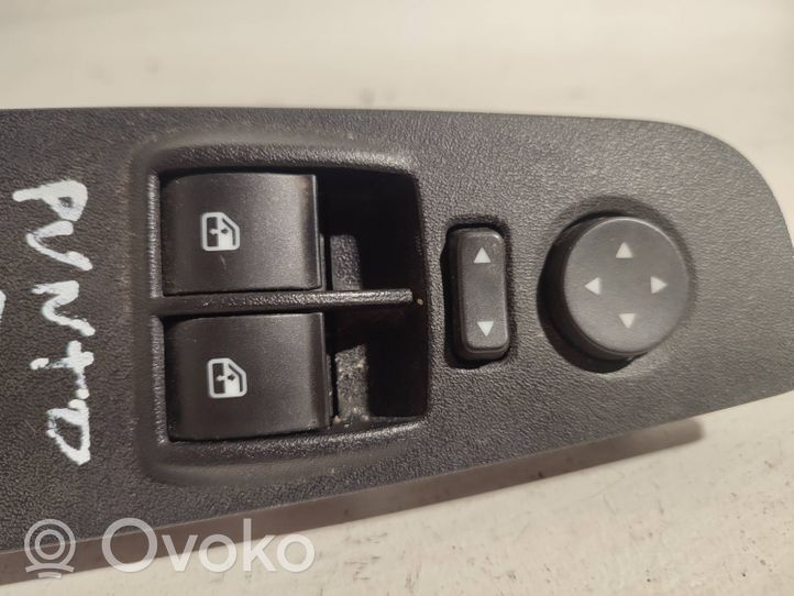 Fiat Grande Punto Elektrisko logu slēdzis 735423372