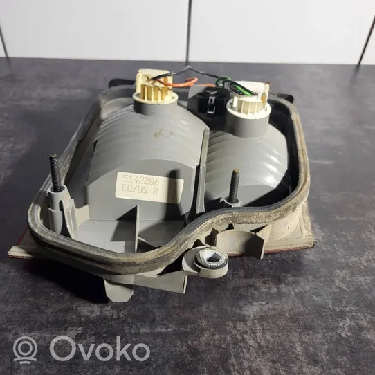 Saab 9-5 Lampy tylnej klapy bagażnika 5142286