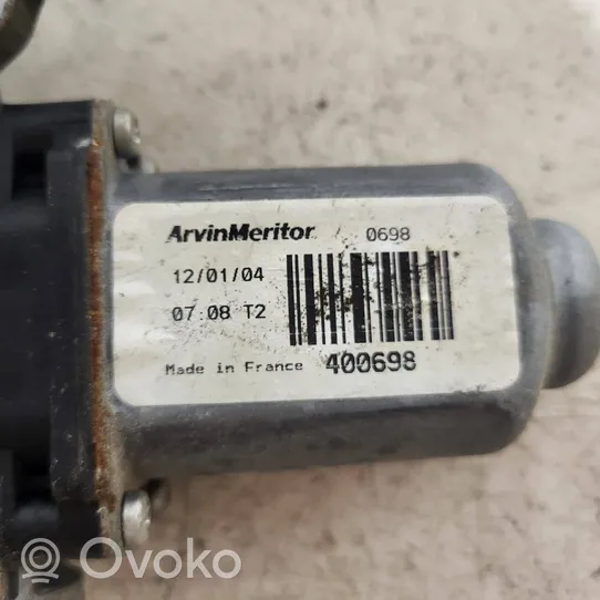 Nissan Almera Tino Priekinis varikliukas langų pakėlėjo 400698