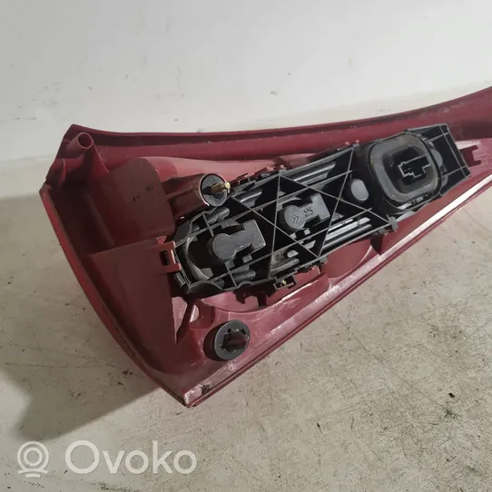 Citroen C3 Lampy tylnej klapy bagażnika E204060