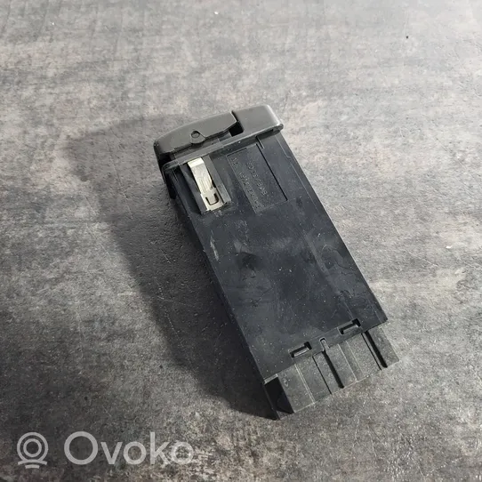 Volvo 850 Hazard light switch 9125204