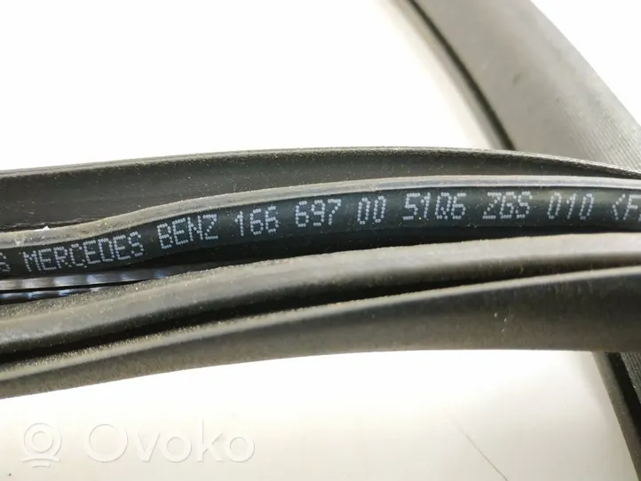 Mercedes-Benz GLE (W166 - C292) Etuoven ikkunalasin kumitiiviste 