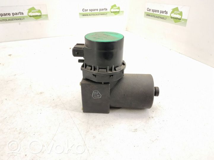 Volkswagen Golf II Central locking vacuum pump 