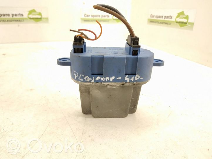 Volkswagen Touareg I Heater blower fan relay 