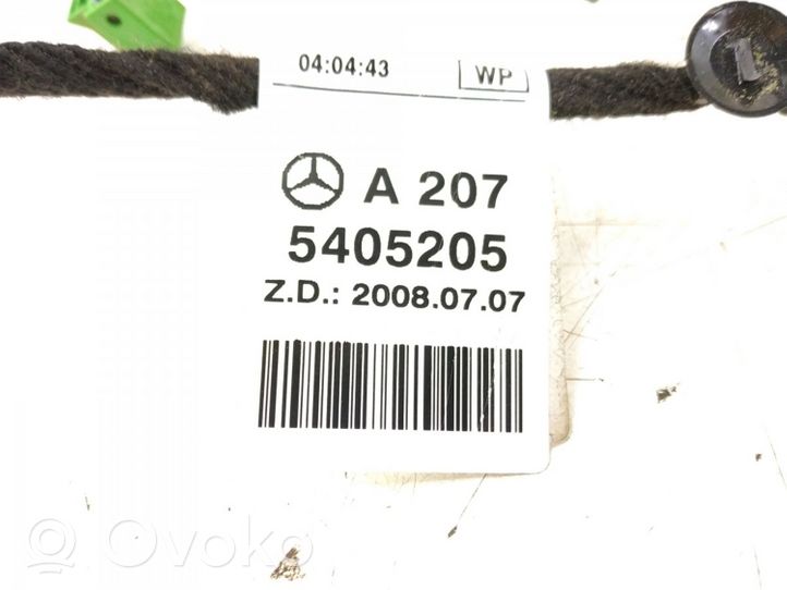 Mercedes-Benz E C207 W207 Wiązka przewodów drzwi przednich 2075400133