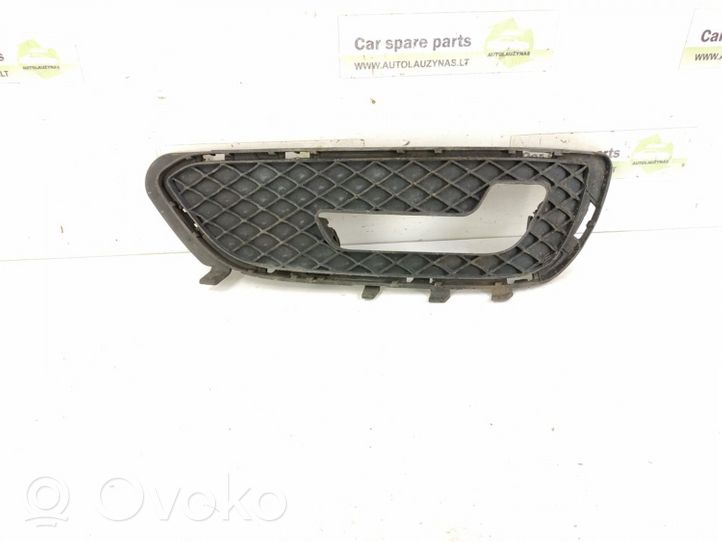 Mercedes-Benz E W212 Kratka dolna zderzaka przedniego 2128851423