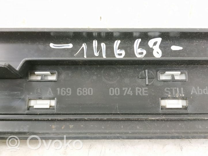 Mercedes-Benz B W245 Etuoven kynnyksen suojalista 