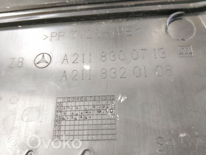 Mercedes-Benz CLS C219 Rivestimento del tergicristallo 