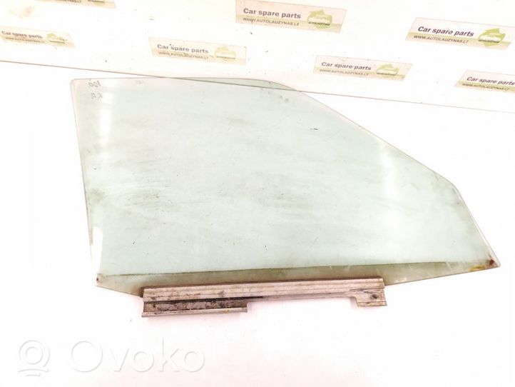 Mercedes-Benz 190 W201 Front door window glass four-door 