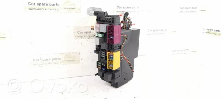 Mercedes-Benz E W212 Skrzynka bezpieczników / Komplet 