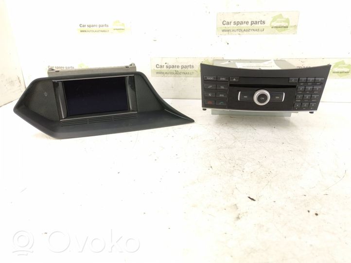 Mercedes-Benz E W212 Radio/CD/DVD/GPS-pääyksikkö 