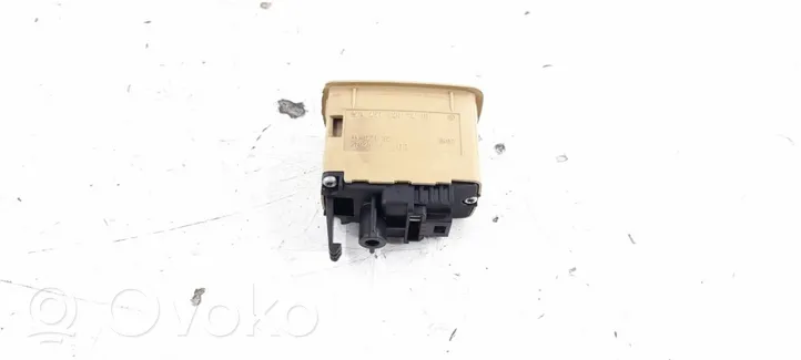 Mercedes-Benz R W251 Tailgate opening switch 