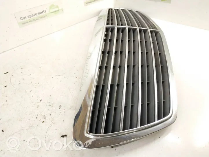 Mercedes-Benz E W211 Atrapa chłodnicy / Grill 