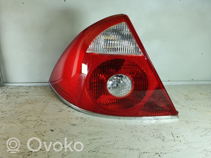 Ford Mondeo Mk III Lampa tylna 1345031